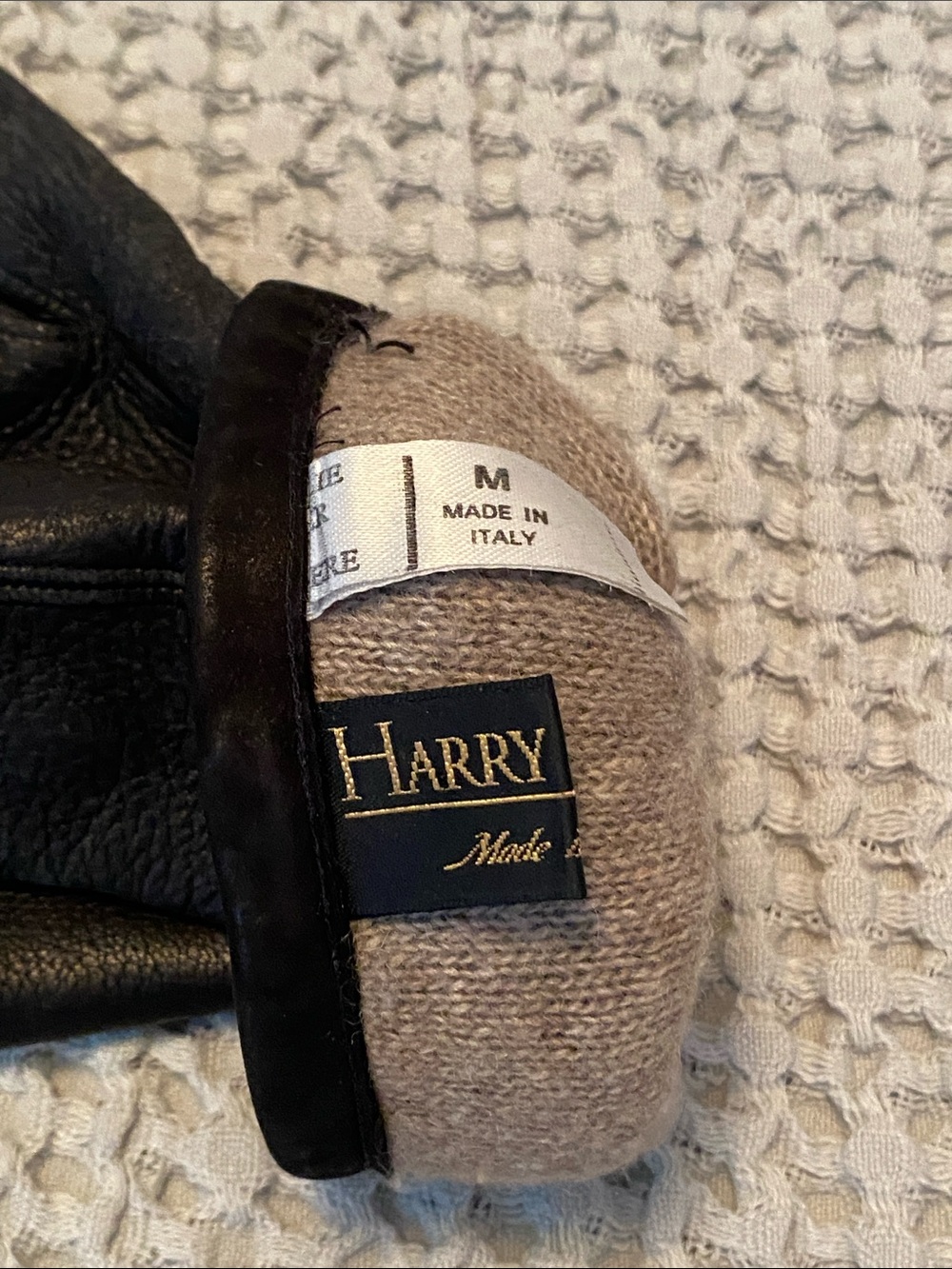 Harry Rosen  black gloves  men’s size M - Picture 5 of 12